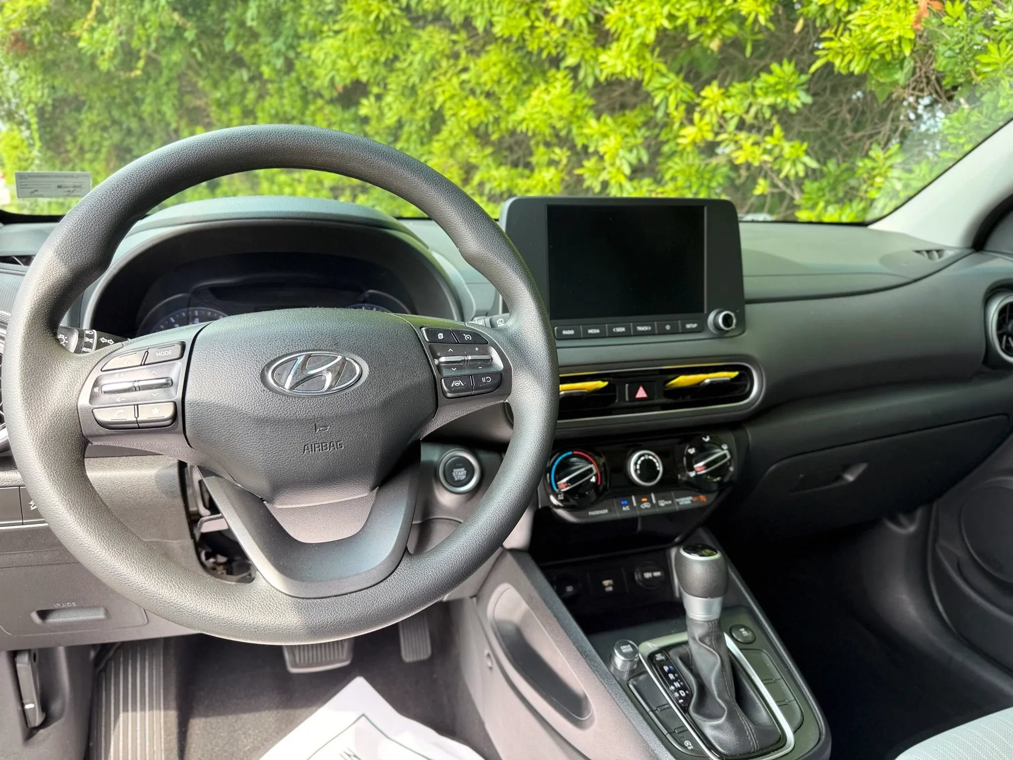 Used 2023 Hyundai Kona SEL AWD/4WD image 28