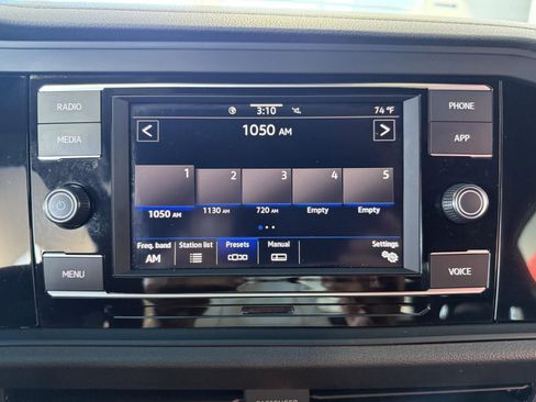 Used 2024 Volkswagen Jetta Sport image 19