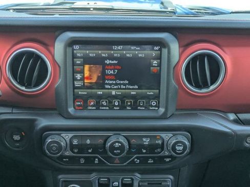 Used 2020 Jeep Gladiator Rubicon w/ Dual Top Group AWD/4WD image 17
