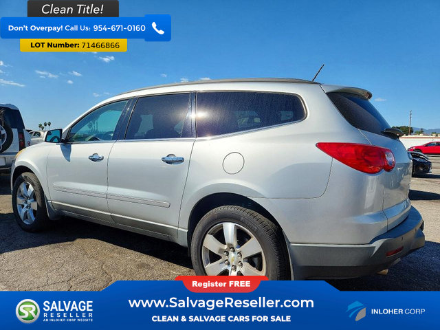 Used 2011 Chevrolet Traverse LTZ FWD image 3