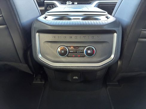 Used 2025 Ford Expedition Max Platinum image 32