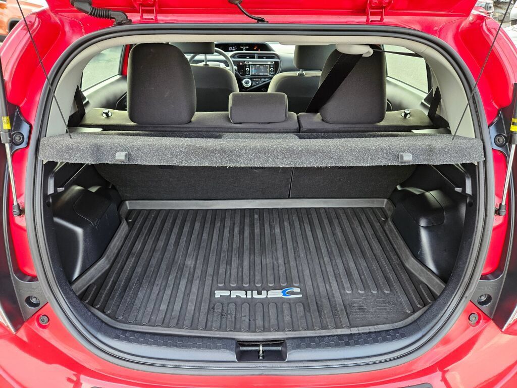 Used 2017 Toyota Prius C Three FWD image 12