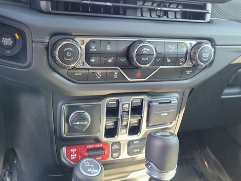 Used 2025 Jeep Wrangler Unlimited Rubicon w/ XTREMEE 35" Tire Package image 26