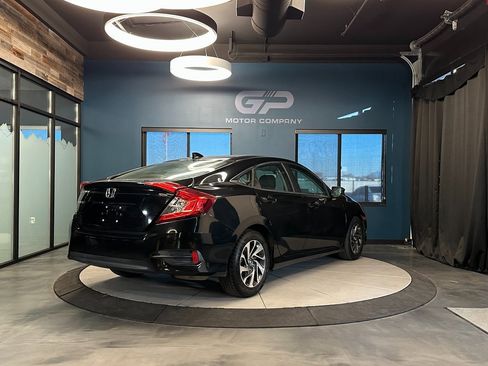 Used 2017 Honda Civic EX image 3
