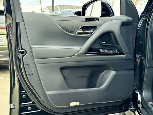 New 2026 Lexus LX 600 4WD w/ Premium Package image 12