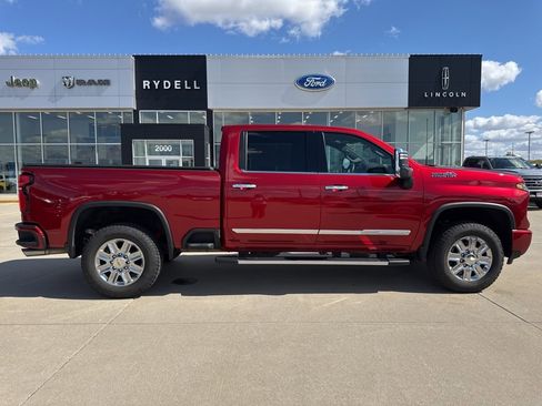 Used 2025 Chevrolet Silverado 2500 High Country w/ Z71 Off-Road Package image 2