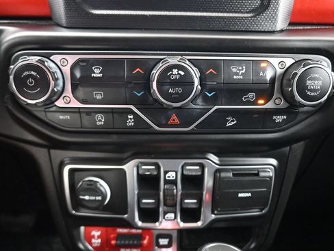 Used 2020 Jeep Wrangler Unlimited Rubicon AWD/4WD image 18