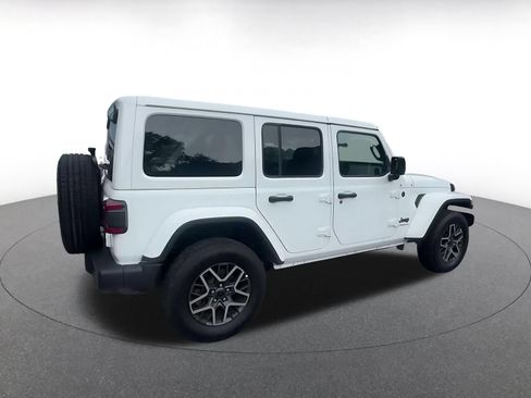 Used 2025 Jeep Wrangler Unlimited Sahara AWD/4WD image 14