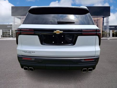Used 2024 Chevrolet Traverse LS FWD image 5