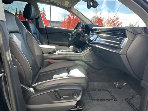 Used 2023 Audi Q8 Premium Plus w/ Premium Plus Package image 10