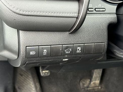 Used 2023 Toyota Camry SE FWD image 12