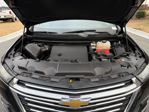 Used 2023 Chevrolet Traverse LT image 32