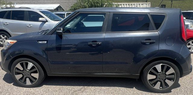 Used 2016 Kia Soul ! w/ Premium Package FWD image 1