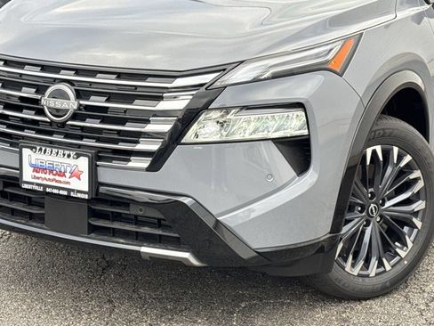 New 2025 Nissan Rogue Platinum w/ Tech Package image 40