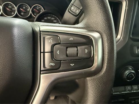 Used 2022 Chevrolet Silverado 1500 Custom w/ Safety Confidence Package AWD/4WD image 18