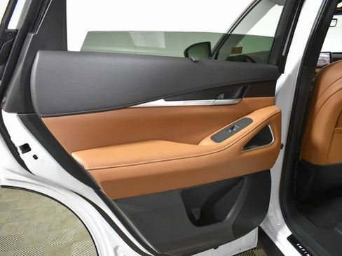New 2026 INFINITI QX60 Autograph image 11