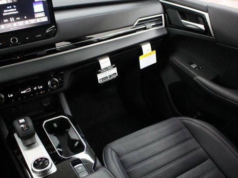 New 2026 Mitsubishi Outlander SE image 22