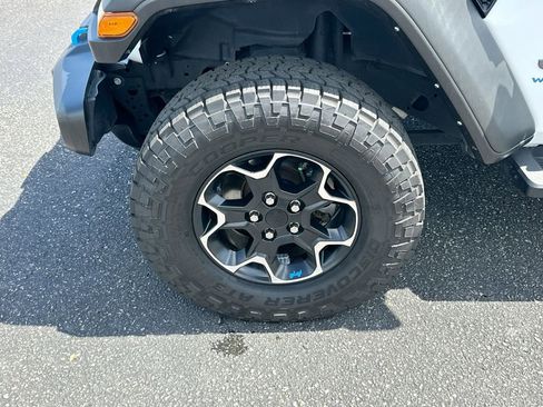 Used 2023 Jeep Wrangler Unlimited Rubicon 4xe w/ Cold Weather Group AWD/4WD image 30