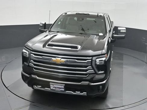 Used 2024 Chevrolet Silverado 2500 High Country w/ High Country Premium Package AWD/4WD image 44