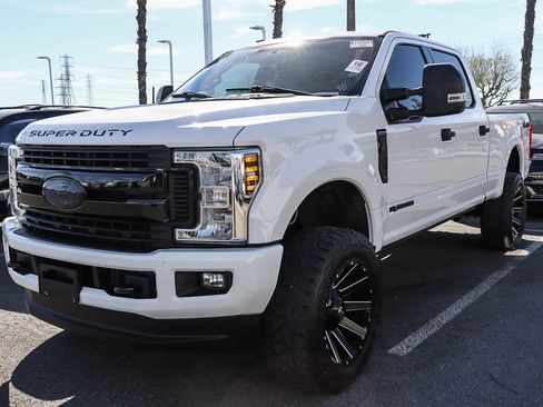 Used 2019 Ford F250 XLT w/ XLT Value Package image 5