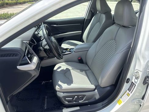 Used 2020 Toyota Camry SE w/ Carpet Mat Package FWD image 21