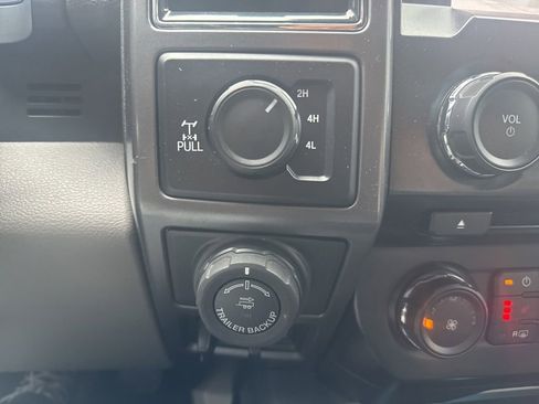 Used 2017 Ford F150 XLT w/ Equipment Group 302A Luxury AWD/4WD image 14