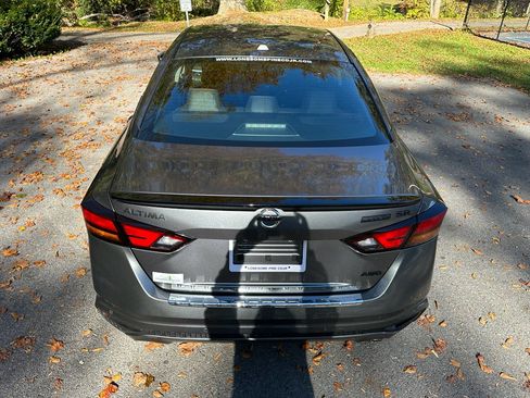 Used 2022 Nissan Altima 2.5 SR w/ Midnight Edition Package image 4