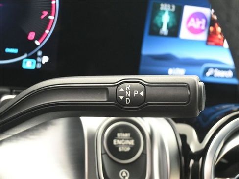 New 2025 Mercedes-Benz GLB 250 image 32