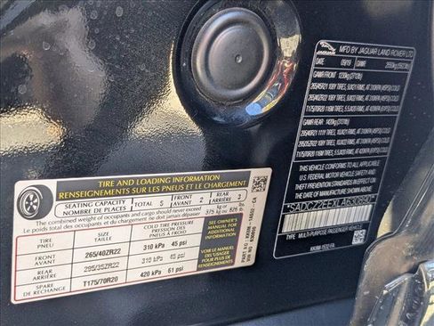 Used 2020 Jaguar F-PACE SVR image 23