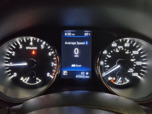 Used 2020 Nissan Rogue SV FWD image 23