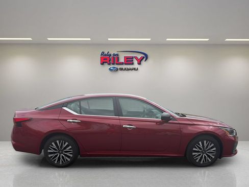 Used 2025 Nissan Altima 2.5 SV FWD image 6