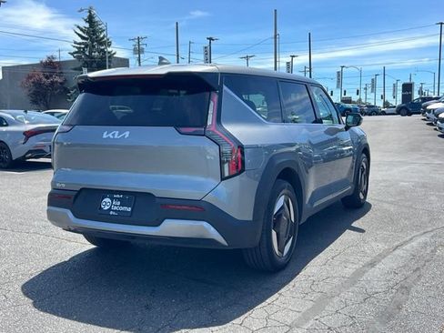 Certified 2024 Kia EV9 Light Long Range RWD image 7