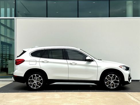 Used 2021 BMW X1 xDrive28i w/ Convenience Package AWD/4WD image 3