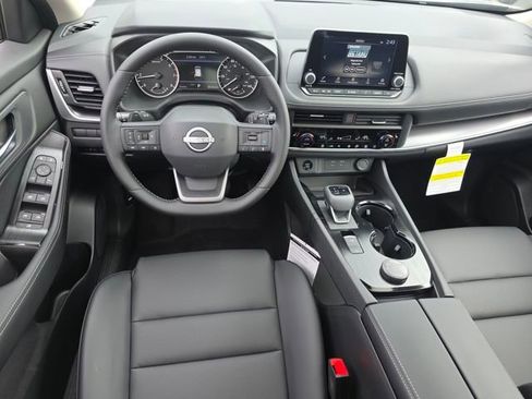 New 2026 Nissan Rogue SV w/ SV Premium Package image 3