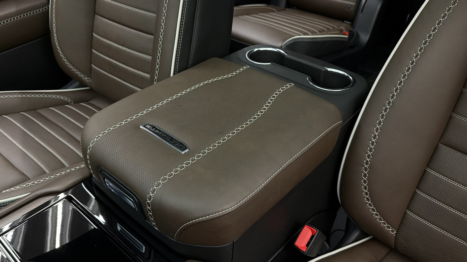 Used 2026 GMC Yukon XL Denali Ultimate w/ LPO, Floor Liner Package AWD/4WD image 33
