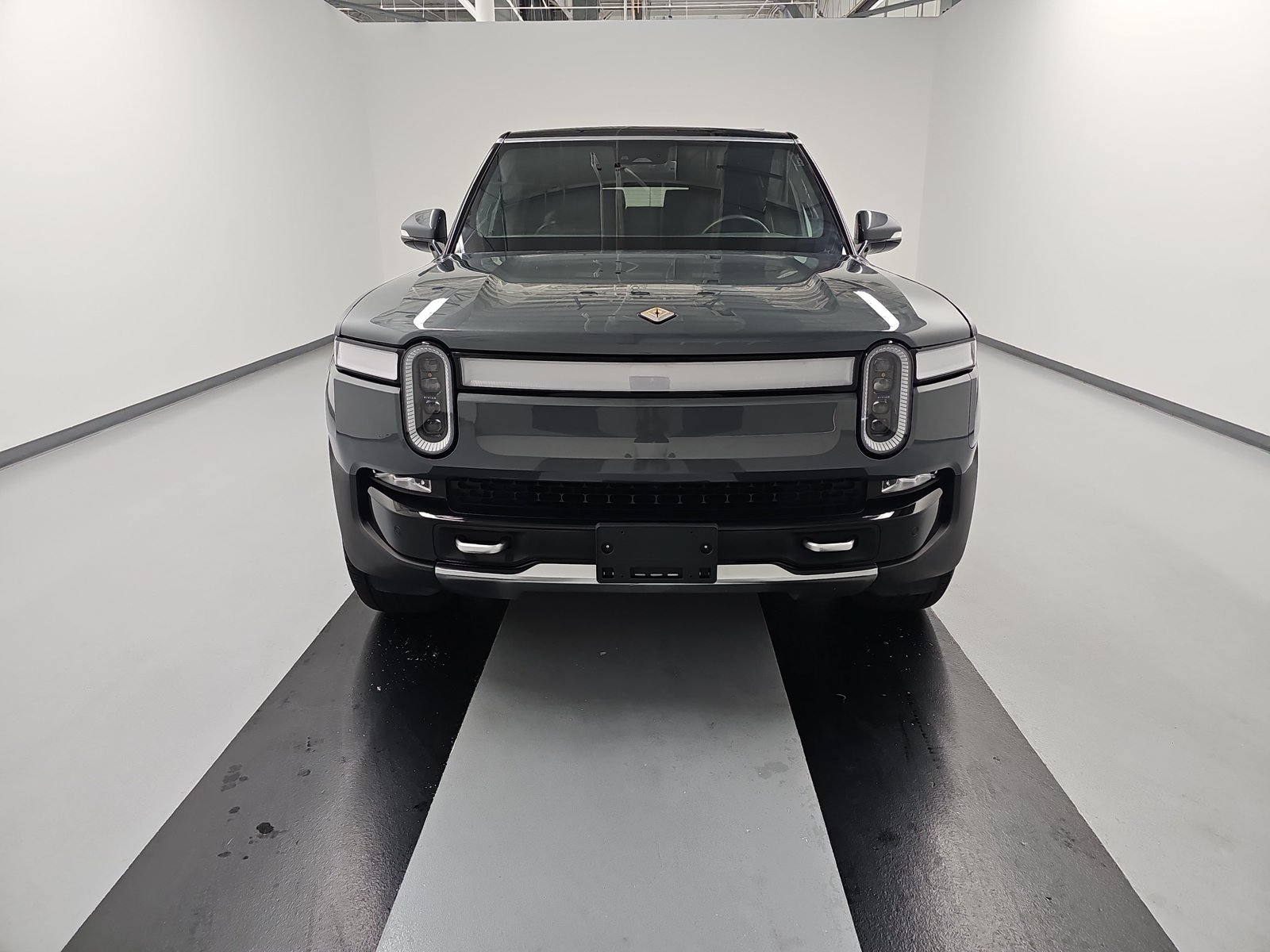 Used 2024 Rivian R1S Adventure Quad AWD/4WD image 8