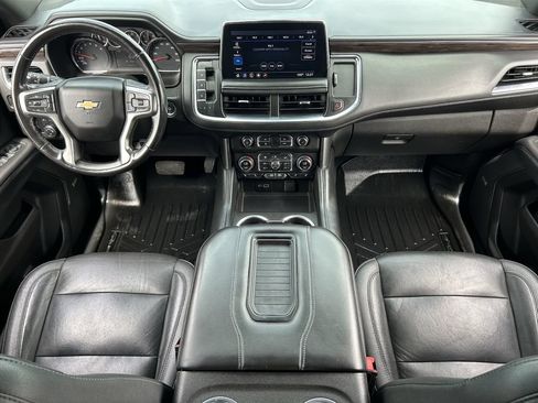 Used 2021 Chevrolet Suburban LT RWD image 16