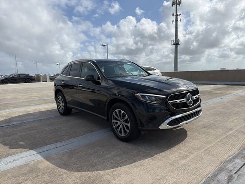 Certified 2025 Mercedes-Benz GLC 300 image 2