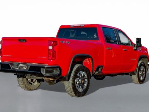 Used 2024 Chevrolet Silverado 2500 Custom w/ Custom Convenience Package image 8