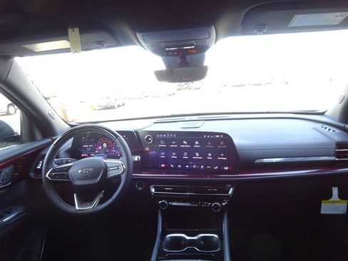 New 2026 Chevrolet Traverse Z71 w/ Enhanced Driving Package AWD/4WD image 23