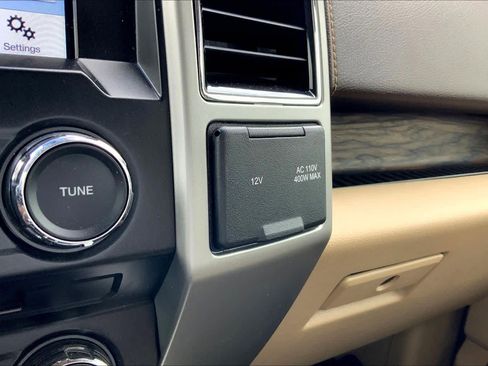 Used 2018 Ford F150 Lariat w/ Trailer Tow Package image 36