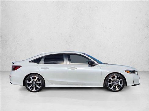 Used 2025 Honda Civic Sport Touring image 4