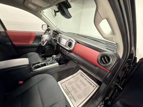Used 2019 Toyota Tacoma SR5 RWD image 24