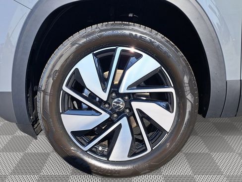 New 2025 Volkswagen Atlas SEL image 10