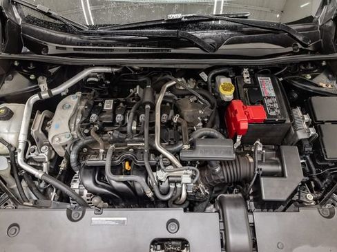Used 2023 Nissan Sentra SR w/ Electronics Package FWD image 3