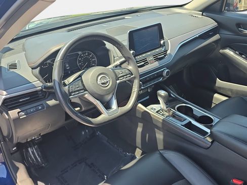 Used 2024 Nissan Altima 2.5 SR FWD image 15