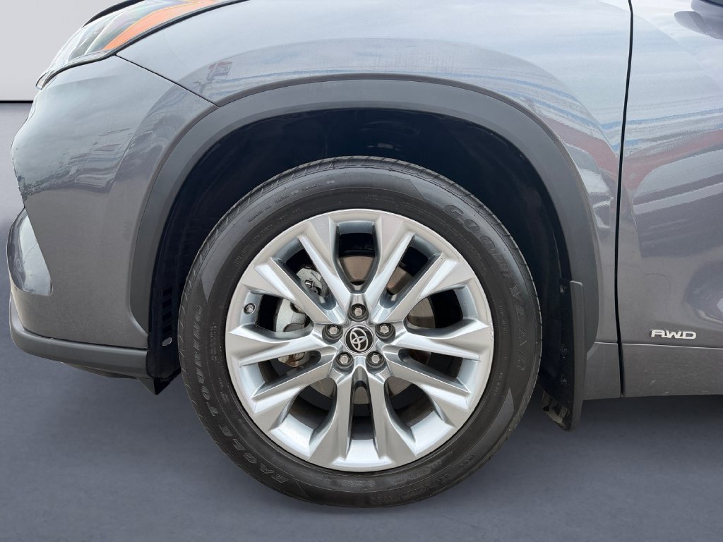 Used 2023 Toyota Highlander Limited AWD/4WD image 9