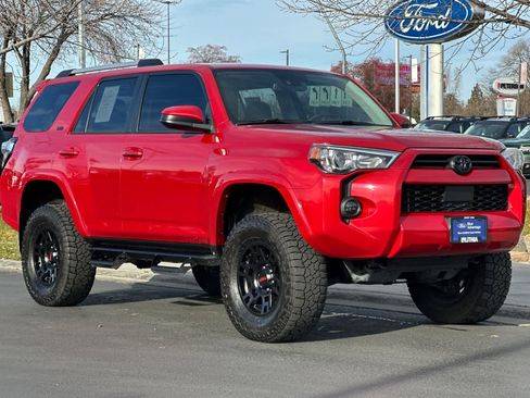 Used 2023 Toyota 4Runner SR5 image 9