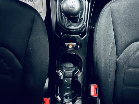 Used 2017 Jeep Renegade Altitude w/ Safety & Security Group FWD image 25