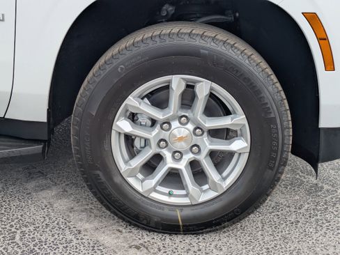 New 2026 Chevrolet Suburban LS RWD image 13